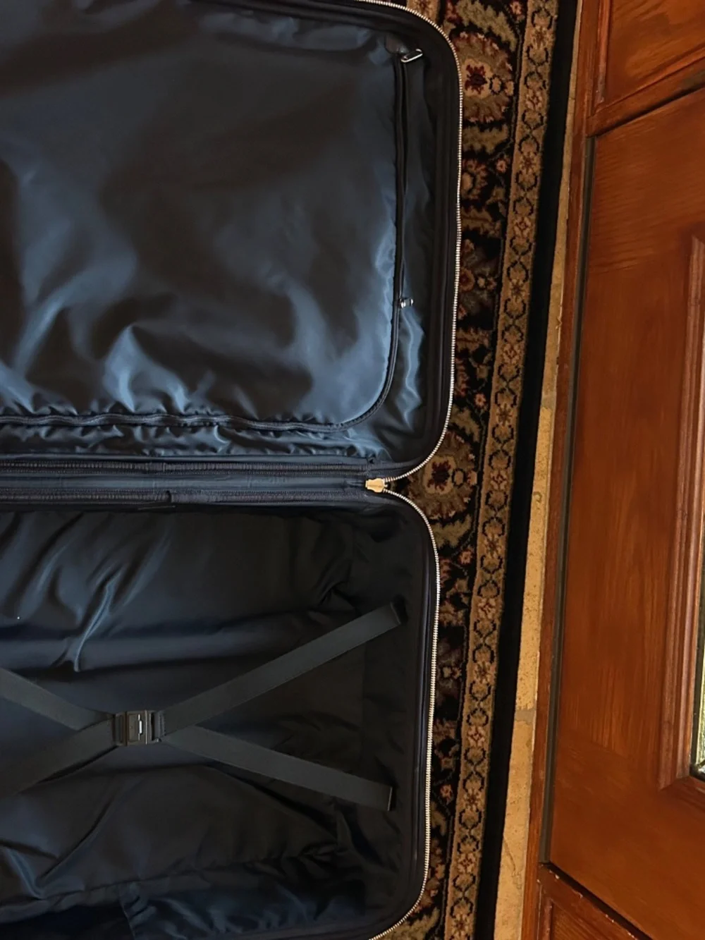Gucci Savoy GG Supreme Suitcase. Made in Italy.